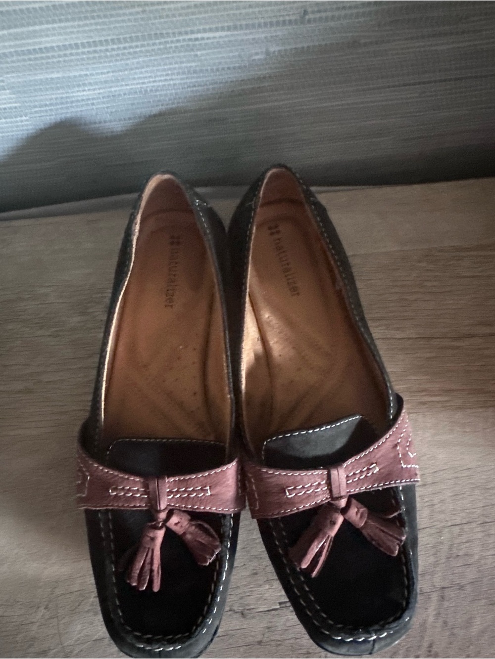 Naturalizer Two-Tone Leather Tassel Driving Loafers Slip-On Shoes